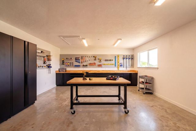 292 Old Post Rd S, Livingston, TX 77351