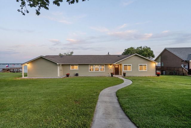 292 Old Post Rd S, Livingston, TX 77351