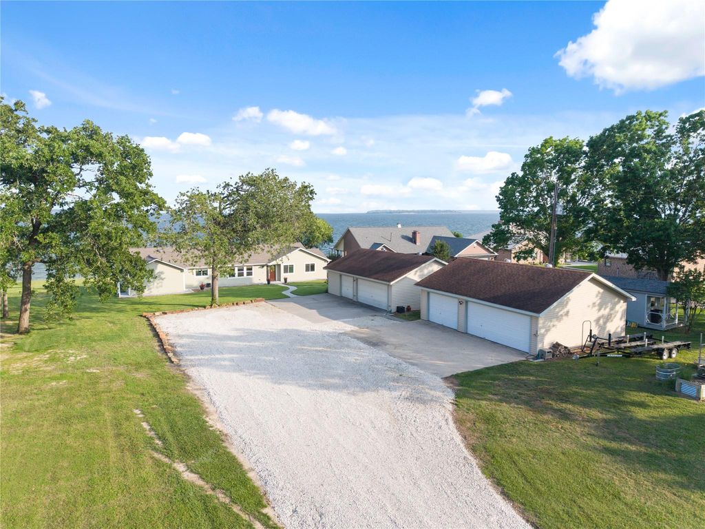 292 Old Post Rd S, Livingston, TX 77351