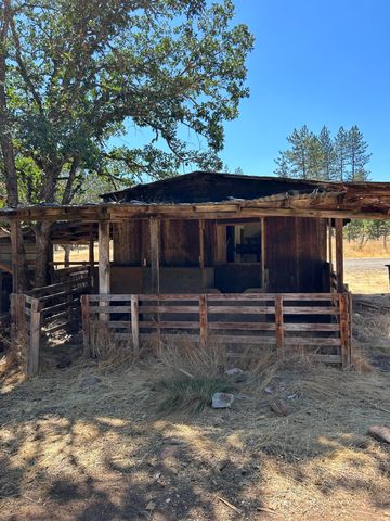 5845 Rhodes Lane, Eagle Point, OR 97524