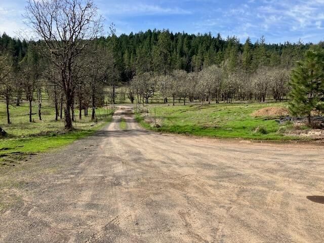 5845 Rhodes Lane, Eagle Point, OR 97524