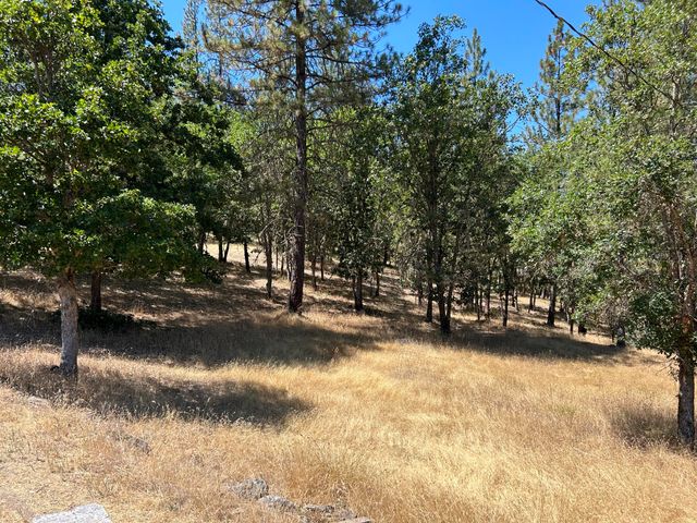 5845 Rhodes Lane, Eagle Point, OR 97524