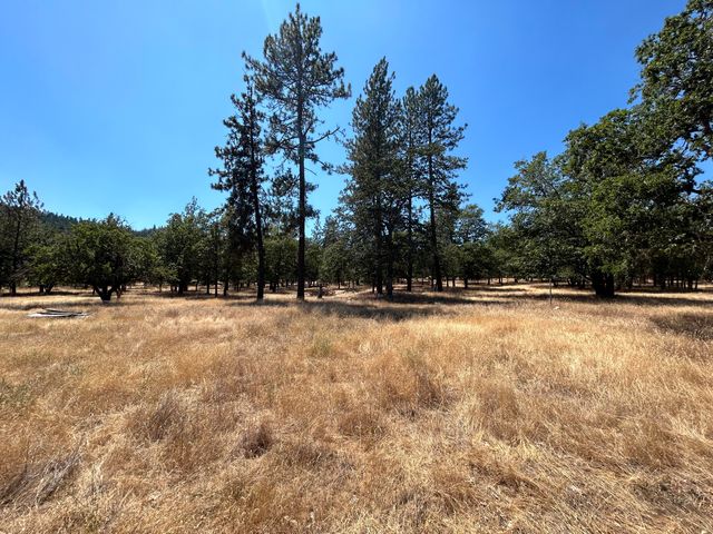 5845 Rhodes Lane, Eagle Point, OR 97524