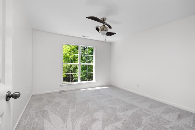 12656 ROLLING LAKE DR, Arlington, TN 38002