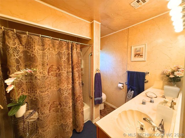 2231 E 32nd Place N, Tulsa, OK 74105