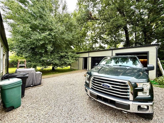 322 Vest Road, Henryville, IN 47126