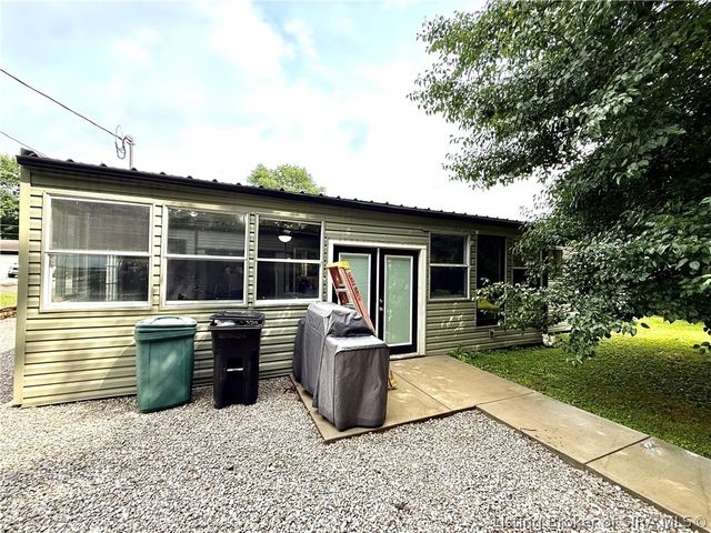 322 Vest Road, Henryville, IN 47126