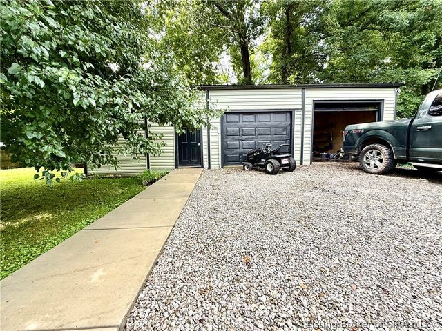 322 Vest Road, Henryville, IN 47126
