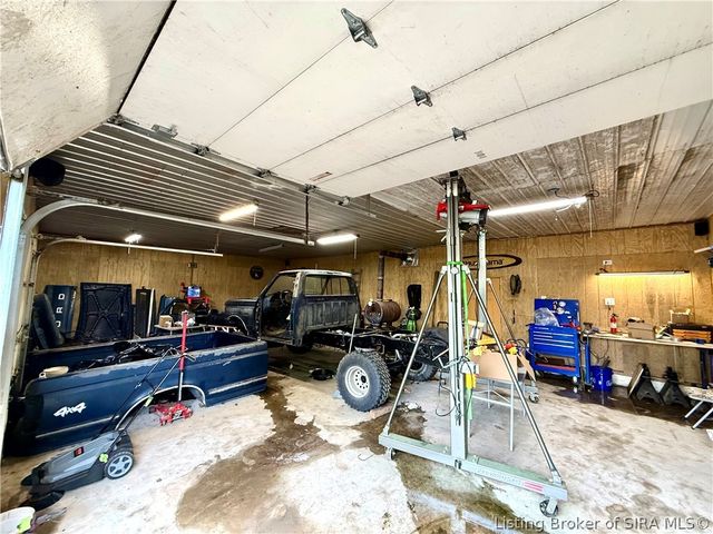 322 Vest Road, Henryville, IN 47126