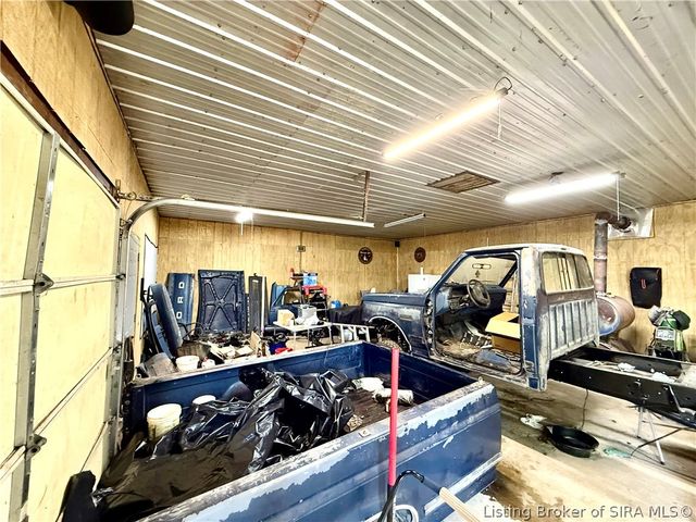 322 Vest Road, Henryville, IN 47126