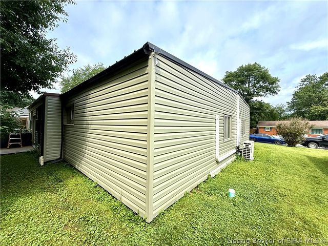 322 Vest Road, Henryville, IN 47126