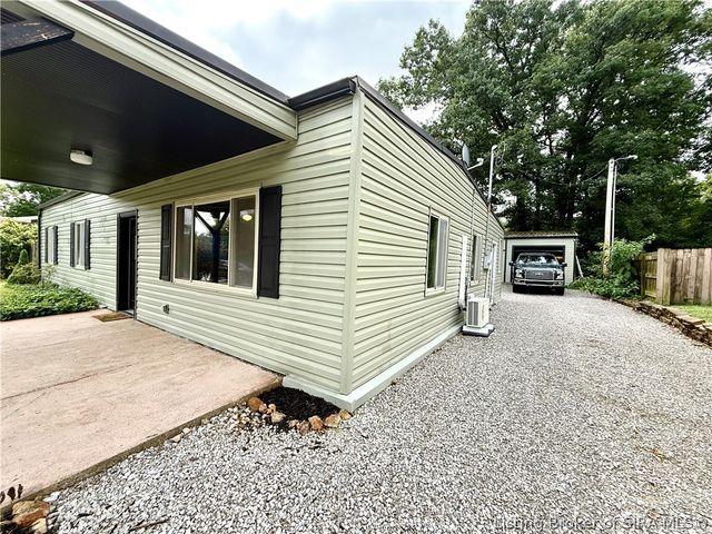 322 Vest Road, Henryville, IN 47126