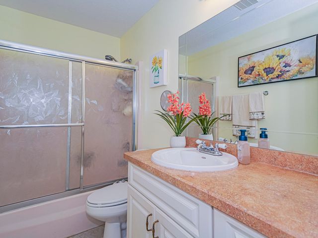 67 Royal Oak Drive 206, Vero Beach, FL 32962