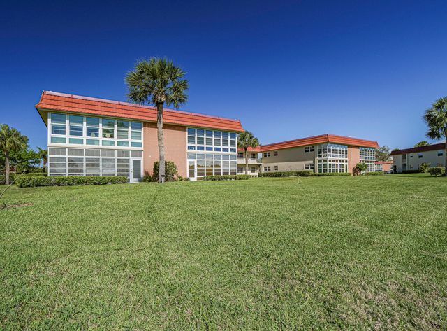 67 Royal Oak Drive 206, Vero Beach, FL 32962