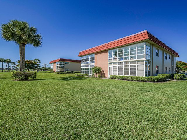67 Royal Oak Drive 206, Vero Beach, FL 32962