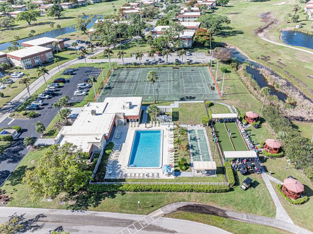 67 Royal Oak Drive 206, Vero Beach, FL 32962
