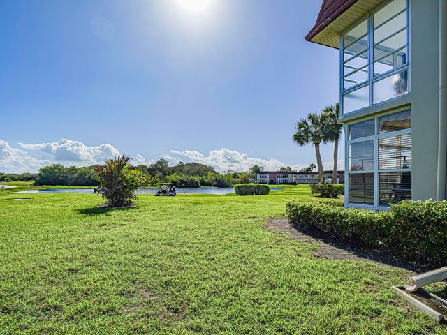 67 Royal Oak Drive 206, Vero Beach, FL 32962