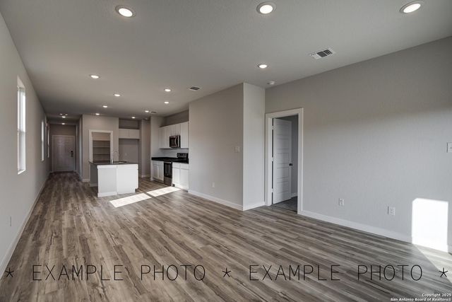 5631 Frederick Bluff, Von Ormy, TX 78073