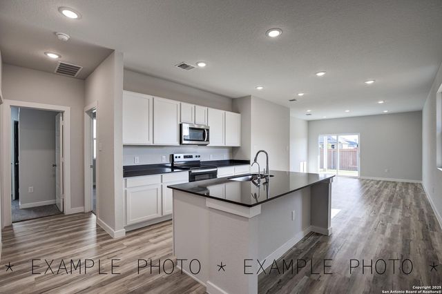 5631 Frederick Bluff, Von Ormy, TX 78073
