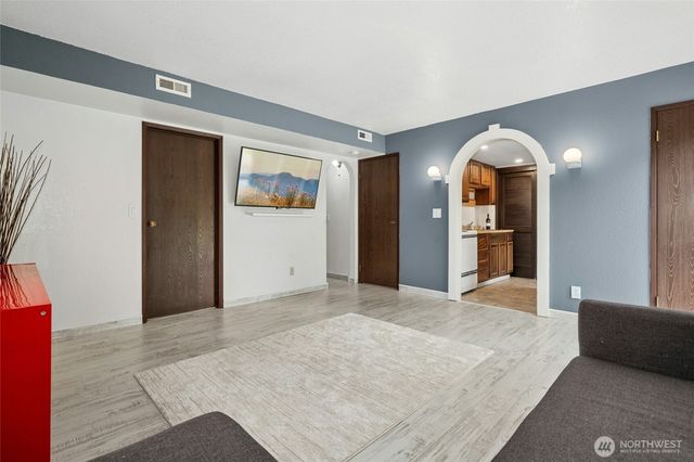 8310 NE 122nd Place, Kirkland, WA 98034