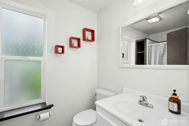 8310 NE 122nd Place, Kirkland, WA 98034