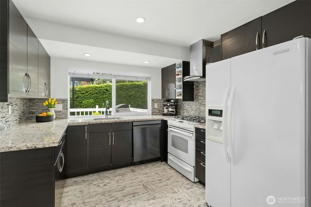 8310 NE 122nd Place, Kirkland, WA 98034