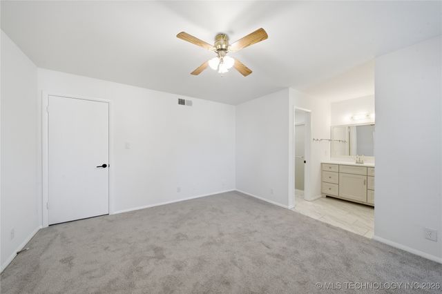 7469 S Yale Avenue E7469, Tulsa, OK 74136