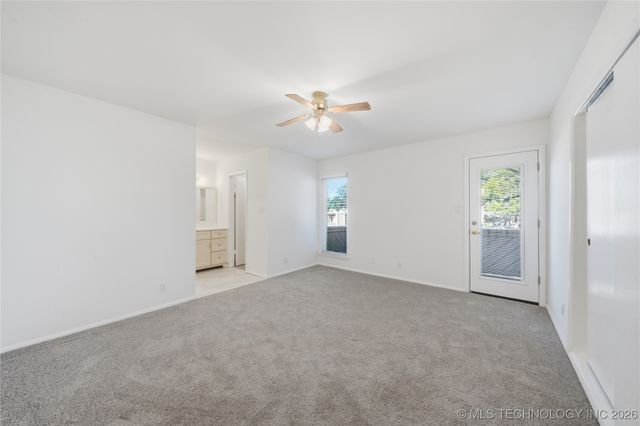 7469 S Yale Avenue E7469, Tulsa, OK 74136