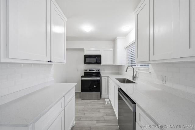 7469 S Yale Avenue E7469, Tulsa, OK 74136