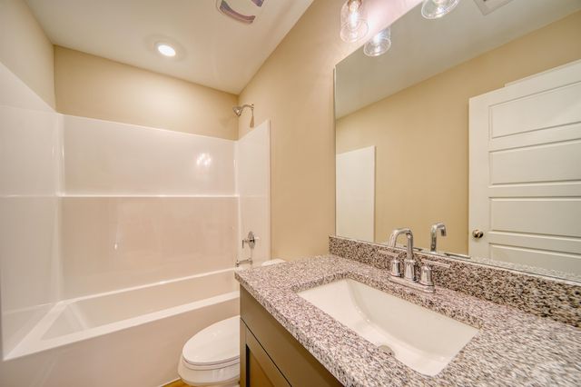 102 STONE BROOK CV, Ripley, TN 38063