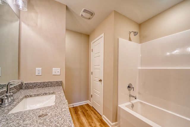 102 STONE BROOK CV, Ripley, TN 38063