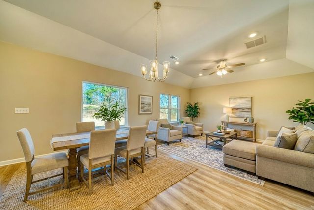 102 STONE BROOK CV, Ripley, TN 38063