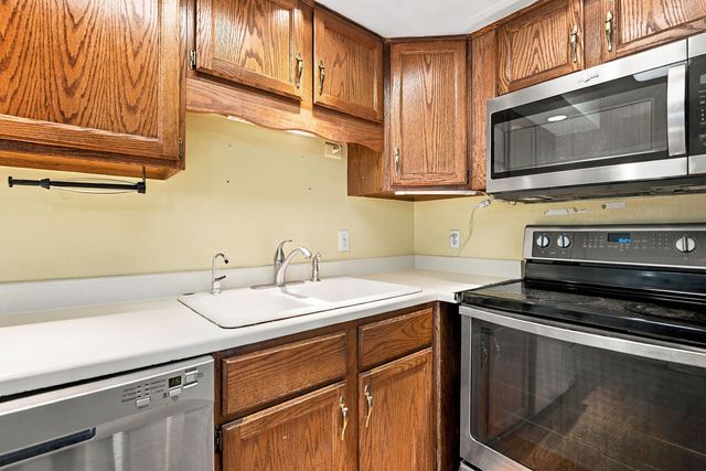 312 Earl Avenue, Joliet, IL 60436