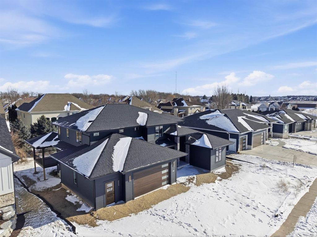 819 Schewe Road, Middleton, WI 53562