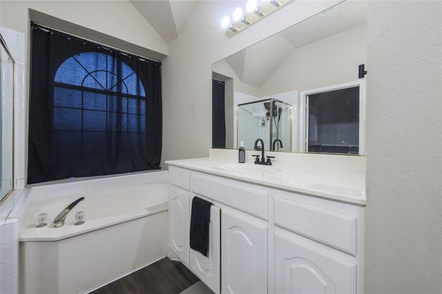 1532 Mill Creek Drive, Desoto, TX 75115