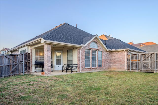 1532 Mill Creek Drive, Desoto, TX 75115