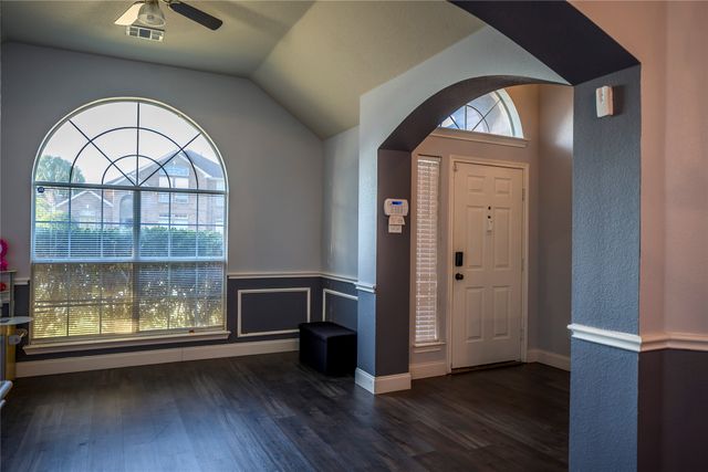 1532 Mill Creek Drive, Desoto, TX 75115