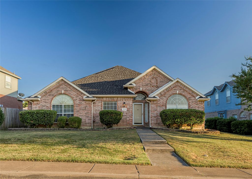 1532 Mill Creek Drive, Desoto, TX 75115