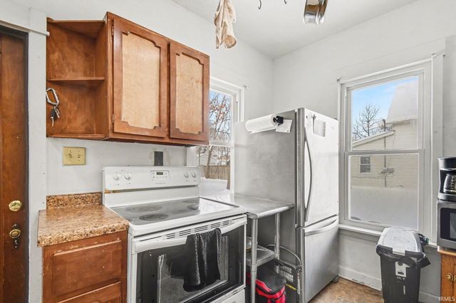 935 S 26Th Street, South Bend, IN 46615