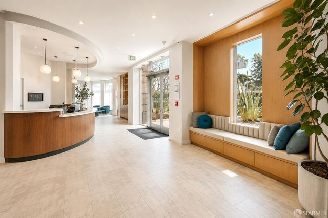88 King Street 422, San Francisco, CA 94107