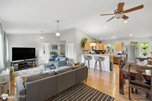 196 W Fairview Avenue, Homer, AK 99603