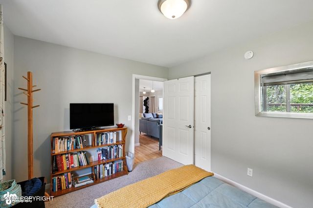 196 W Fairview Avenue, Homer, AK 99603