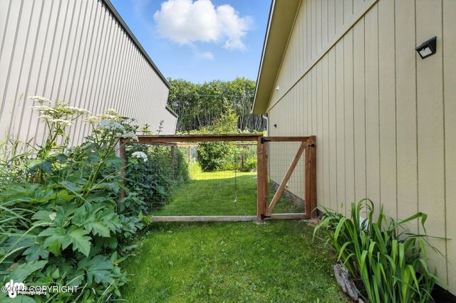 196 W Fairview Avenue, Homer, AK 99603