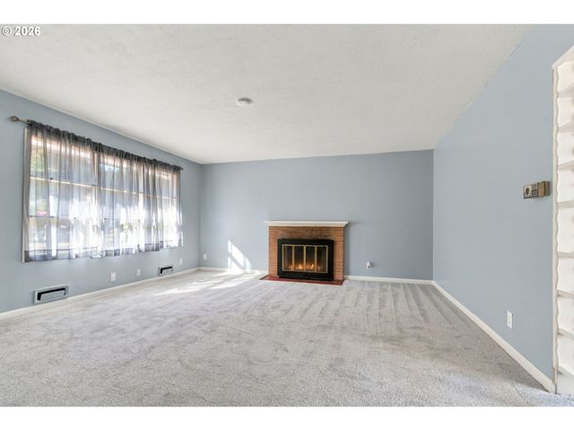 2526 E 20th St, Vancouver, WA 98661