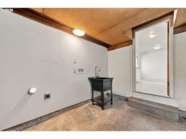 2526 E 20th St, Vancouver, WA 98661