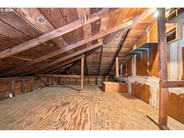 2526 E 20th St, Vancouver, WA 98661