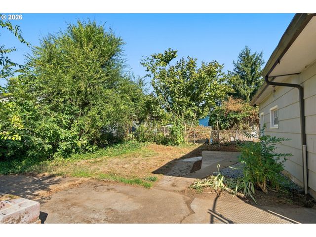 2526 E 20th St, Vancouver, WA 98661
