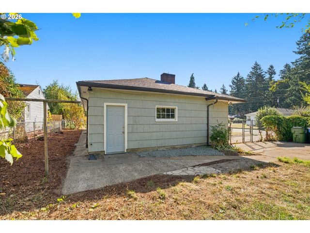 2526 E 20th St, Vancouver, WA 98661