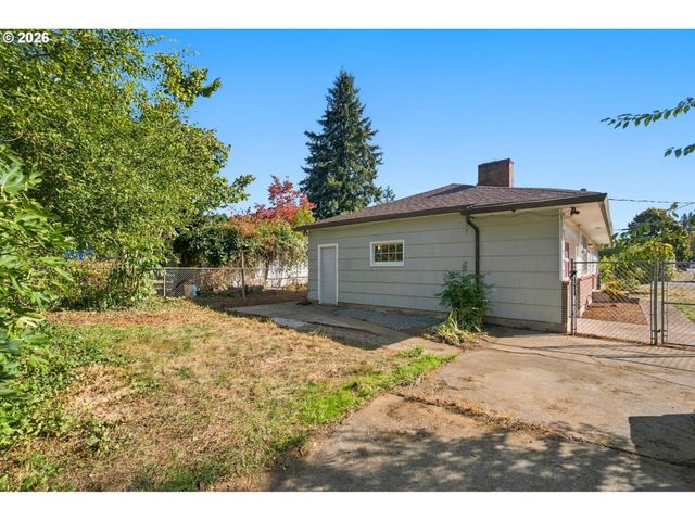 2526 E 20th St, Vancouver, WA 98661