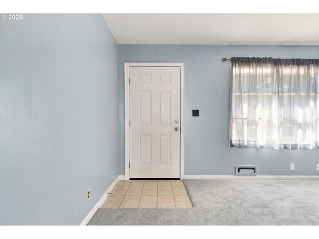 2526 E 20th St, Vancouver, WA 98661